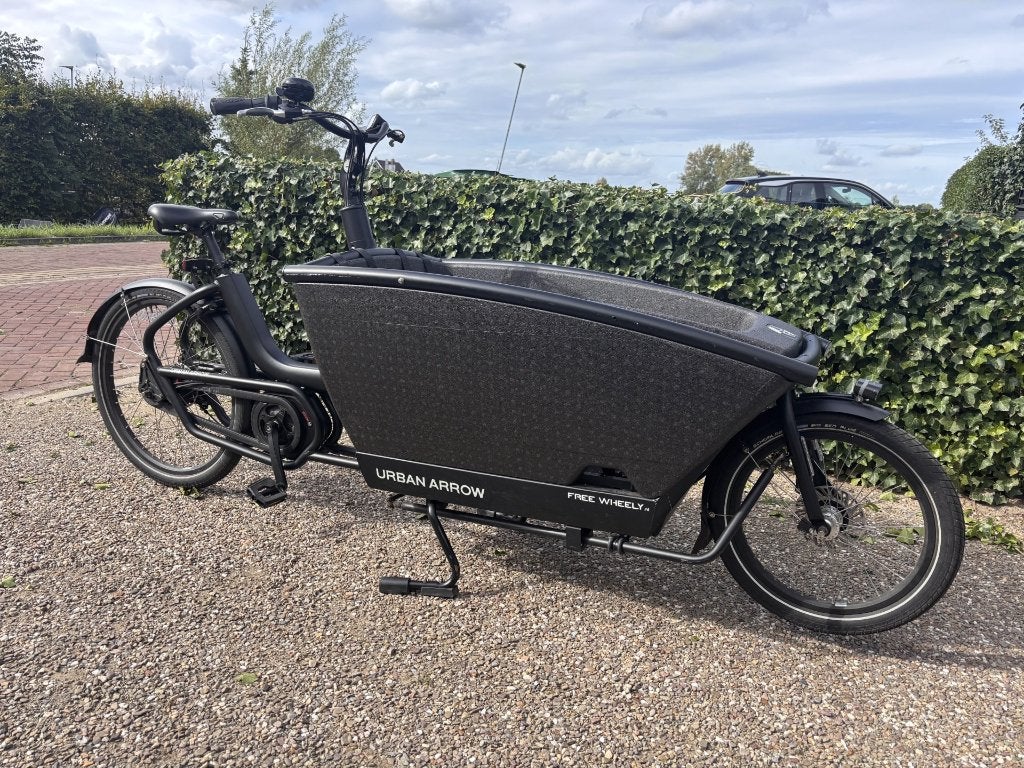 Urban Arrow Family Active Plus (2.210km) met regenhuif, Fietsen en Brommers, Fietsen | Bakfietsen, Gebruikt, 3 kinderen, Elektrisch