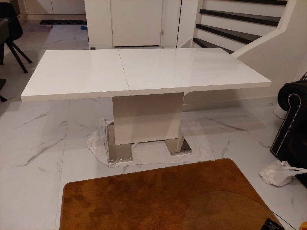 Foto 4 van Moderne witte uitschuifbare eettafel omgeving Den Haag