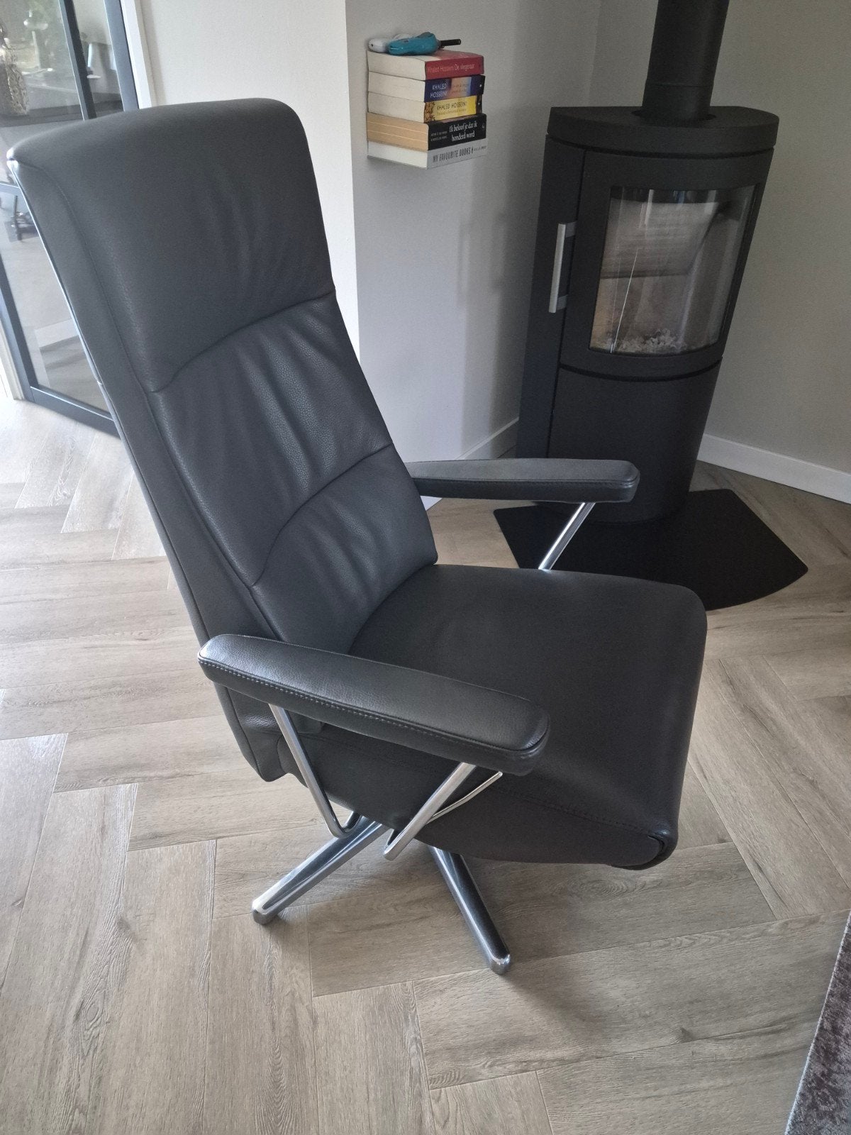 Luxe grijze Leren Relaxfauteuil met Voetensteun, Ophalen, Zwart, Modern, Comfort, Zo goed als nieuw