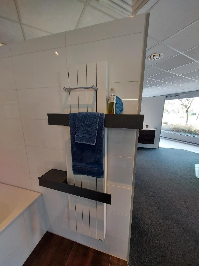 Vasco+ Handdoekbeugel set, Ophalen, Minder dan 30 cm, Radiator, Nieuw