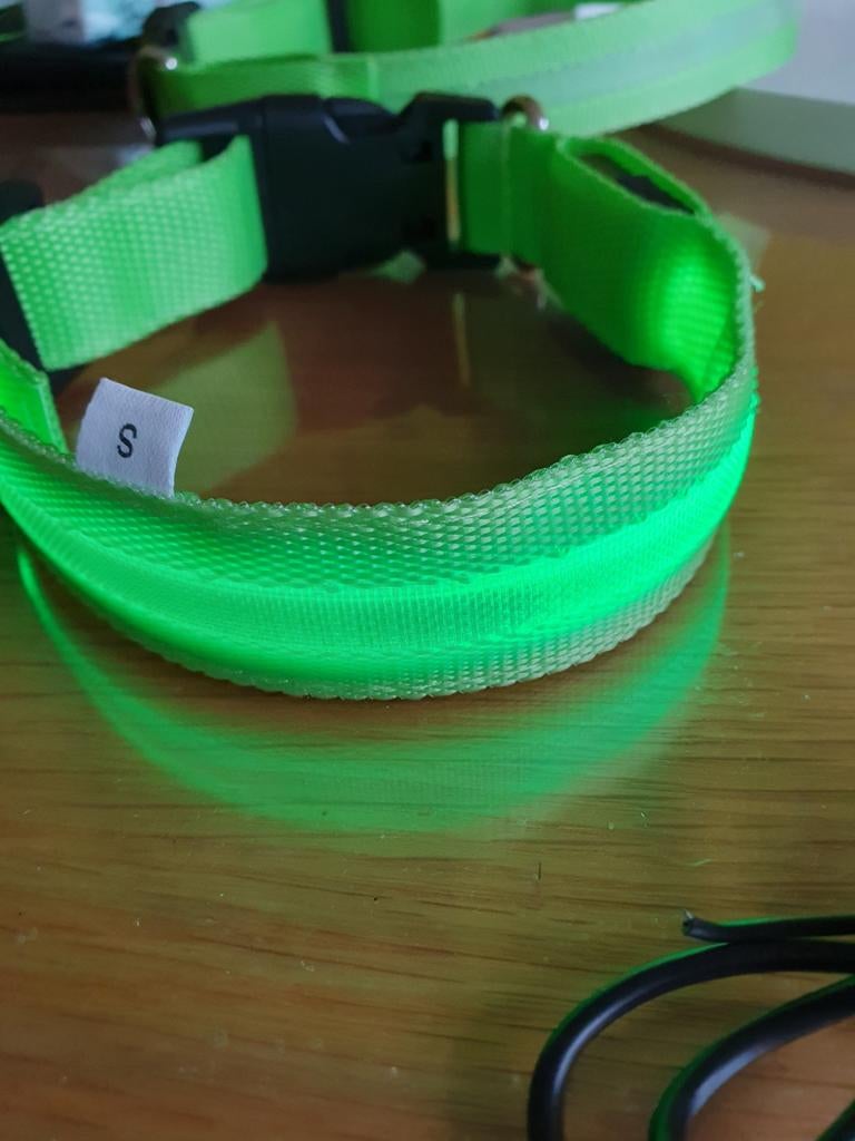 2 stuks nieuwe hondenhalsbanden, Dieren en Toebehoren, Honden-accessoires, Ophalen of Verzenden