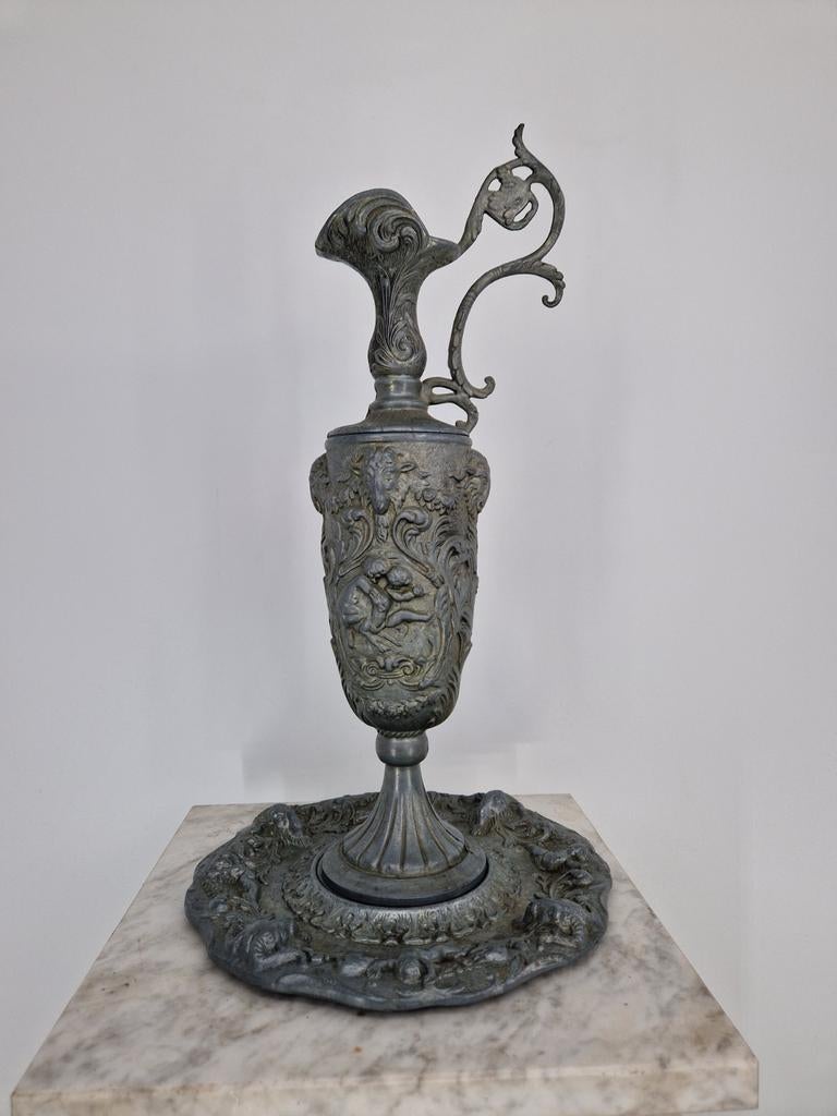 Barok Wijnkan & Bord | Italiaans Peltro 90% | 41 cm, Antiek en Kunst, Ophalen of Verzenden