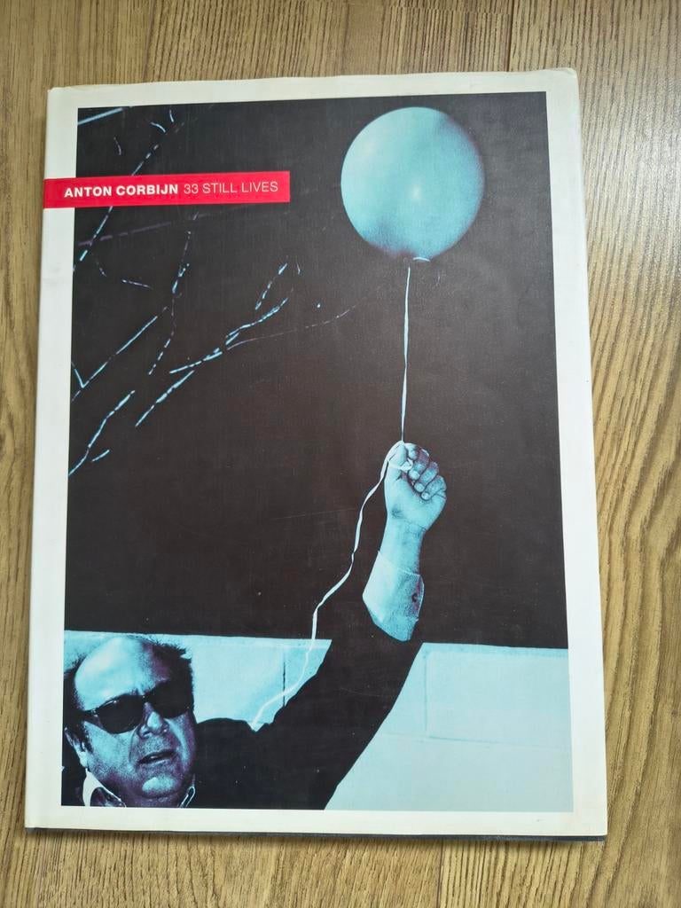 Anton Corbijn - 33 Still Lives - Prachtige Staat, Boeken, Ophalen of Verzenden, Zo goed als nieuw, Fotografen, Anton Corbijn