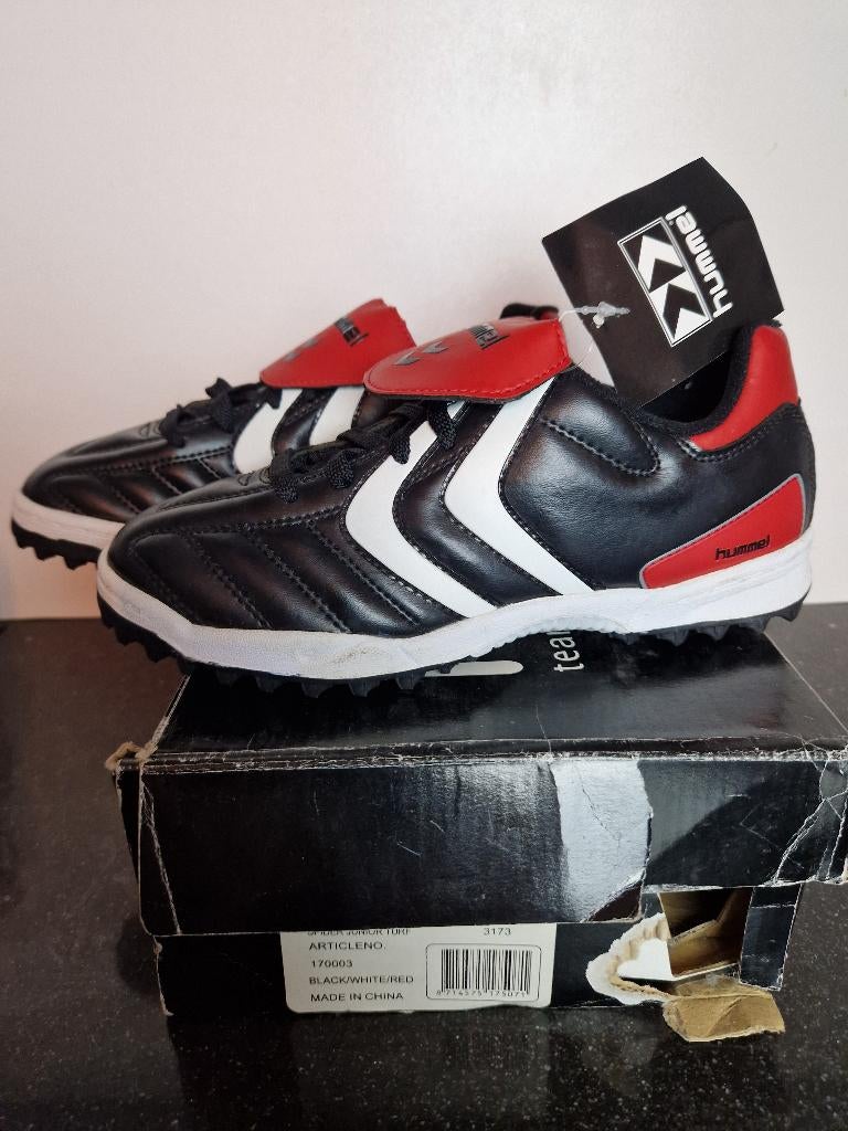 Hummel voetbalschoenen voor kinderen – Kunstgras, Sport en Fitness, Voetbal, Nieuw, Schoenen, Maat XS of kleiner, Ophalen of Verzenden