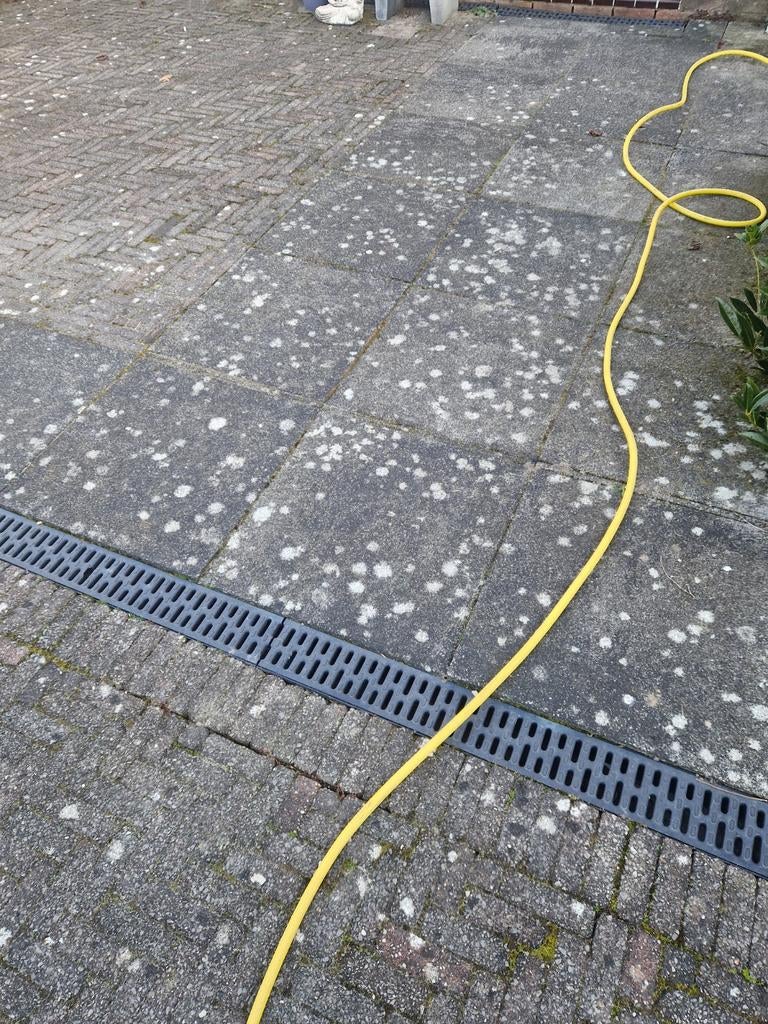 wij reinigen uw terras en tuinmeubelen