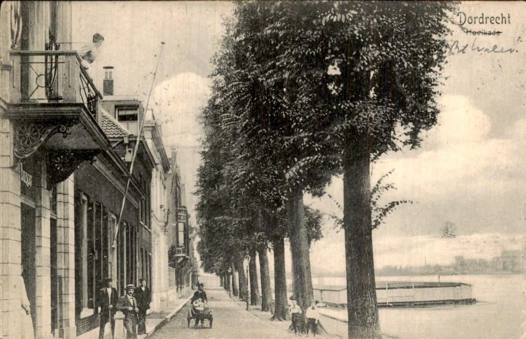 Dordrecht - Kade - Bomenrij langs de rivier, Ophalen of Verzenden, Voor 1920, Gelopen, Zuid-Holland