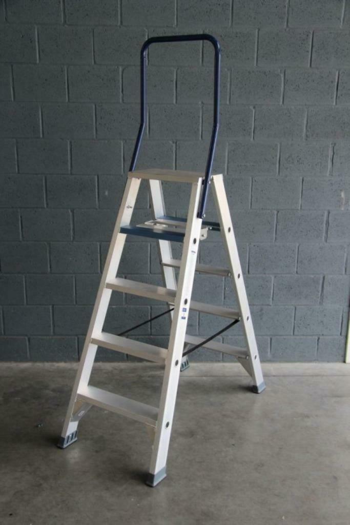 Professionele Dubbelzijdige trappen, Ophalen of Verzenden, Nieuw, Trap, 2 tot 4 meter