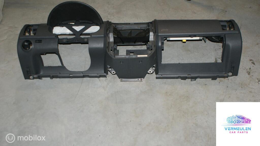 Dashboard OEM zwart Volkswagen Polo 9N ('01-'05) 6Q1857003, Gebruikt, Volkswagen, Ophalen of Verzenden, Volkswagen