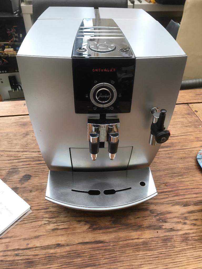 Jura impressa J5, Witgoed en Apparatuur, Koffiezetapparaten, Koffiemachine, Ophalen of Verzenden, Zo goed als nieuw, Afneembaar waterreservoir