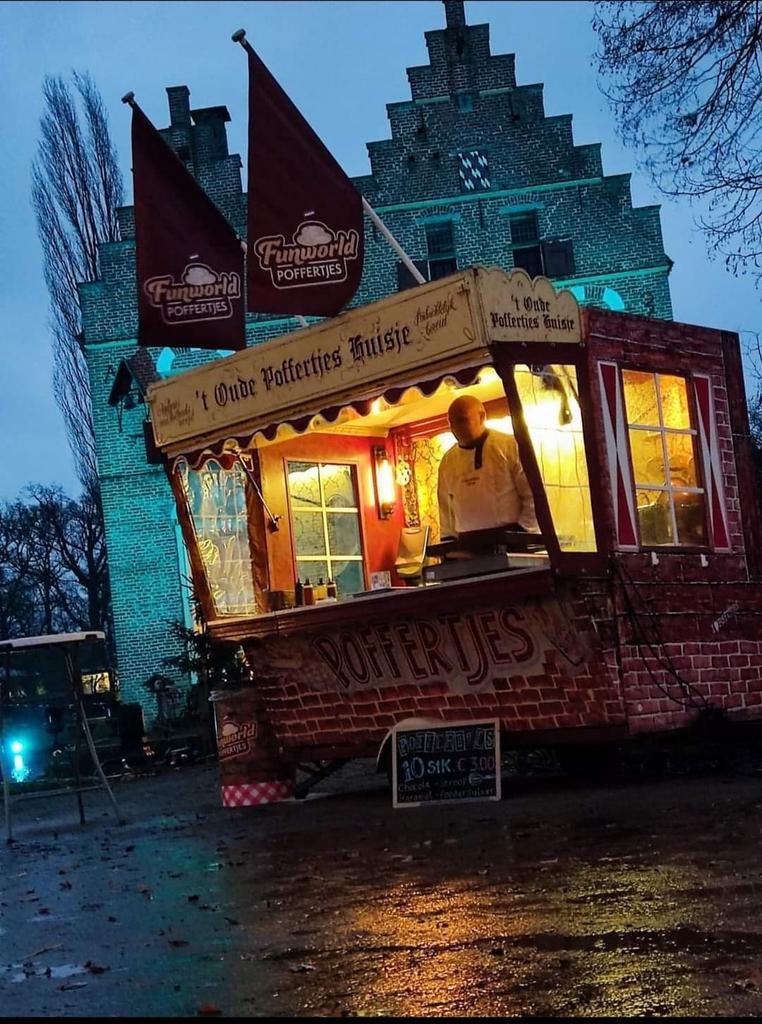Foto 7 van Poffertjeskraam huren poffertjes foodtruck te huur  locatie