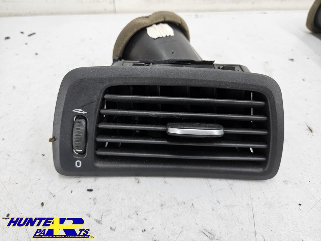 Luchtrooster dashboard zwart Volvo V70 II ('00-'08) 3409375, Auto-onderdelen, Gebruikt, Ophalen of Verzenden, Volvo, Volvo