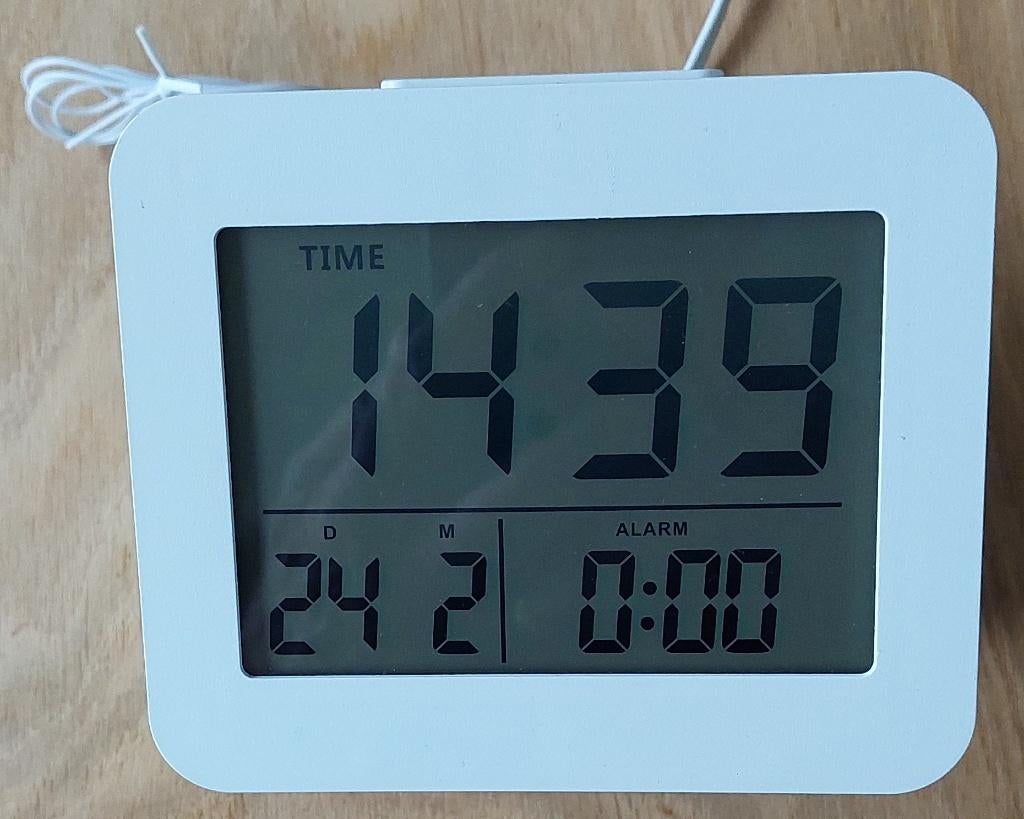 FM Radio-Klok kubus, Ophalen of Verzenden, Zo goed als nieuw, Digitaal, Wekker of Tafelklok