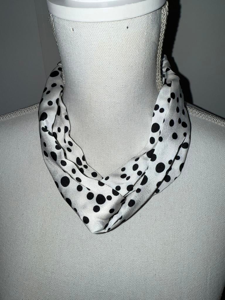 NIEUWE zwart/wit gestipte haarband van Loavies, Verzenden, Nieuw, One size fits all, Pet