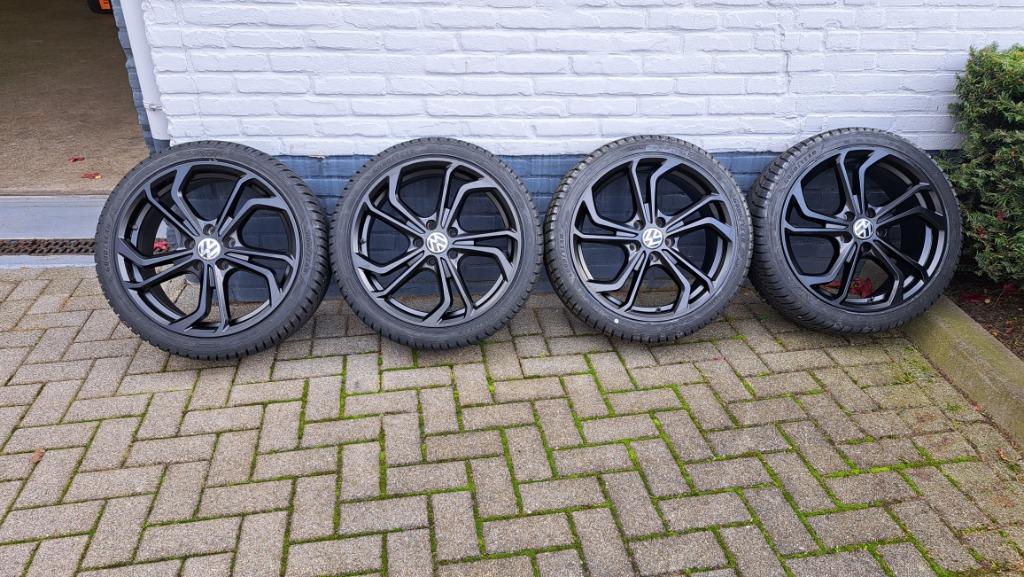 Reifnitz 18 inch GTI TCR nieuw zwart 5x112 zomerbande, Ophalen, 18 inch, Sentury, Banden en Velgen