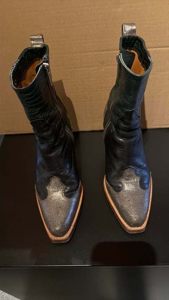 Shabbies cowboylaarzen maat 39 gratis hoed, Ophalen of Verzenden, Zo goed als nieuw, Hoge laarzen