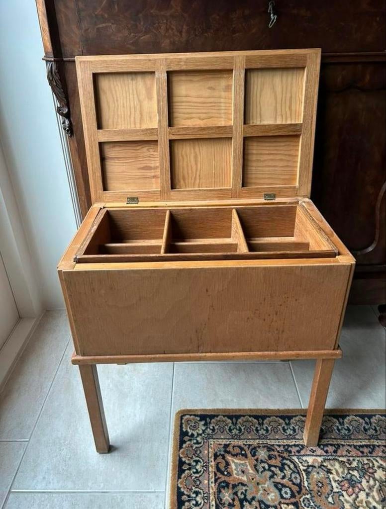 Antieke Naaitafel / Bijzettafel - Uniek Item!, Antiek en Kunst, Ophalen