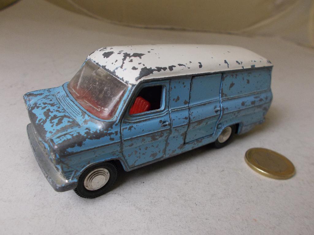 1966  Dinky Toys 407 FORD TRANSIT VAN "KENWOOD" (Opknapper.), Ophalen of Verzenden, Gebruikt, Bus of Vrachtwagen, Dinky Toys