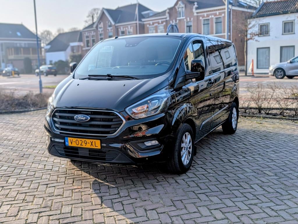 Ford Transit Custom L1H1 170PK Automaat BTW vrij, Auto's, Bestelauto's, Stof, 4 cilinders, USB, Zwart