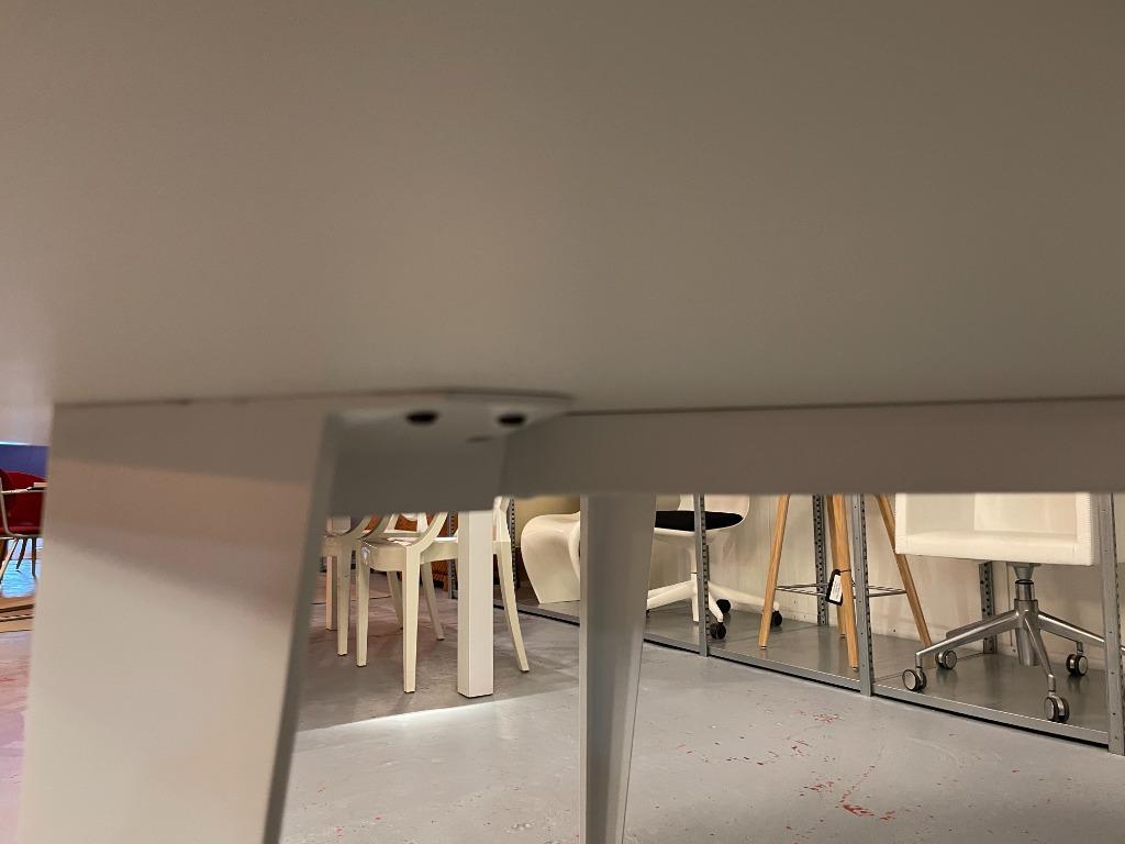 Ahrend 380 / 160cm bij TheReSales, Ophalen, Design, 150 tot 200 cm, Rond