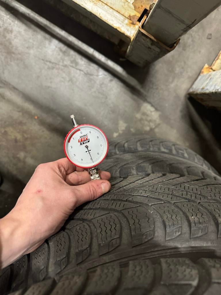 VW Winterbanden + Velg 185/60R15, Auto diversen, Ophalen