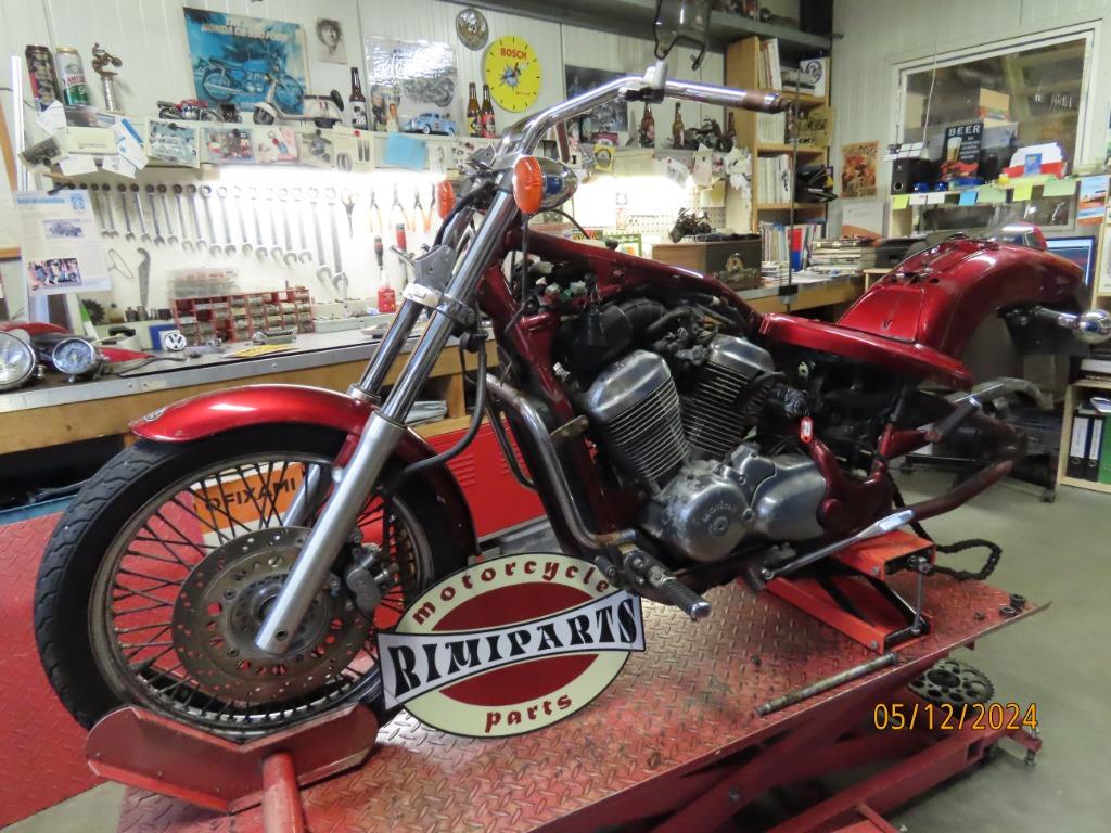 Op zoek naar Honda VT600C - VT 600 C Shadow '92 delen?, Motoren, Onderdelen | Honda, Ophalen of Verzenden, Gebruikt