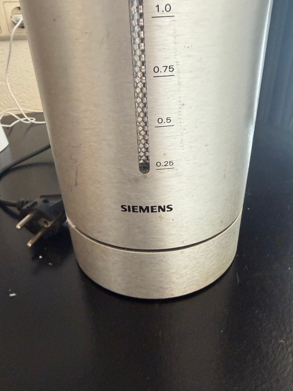 Siemens waterkoker - Design by F.A. Porsche, 1 tot 2 liter, Ophalen of Verzenden, Gebruikt, Rvs