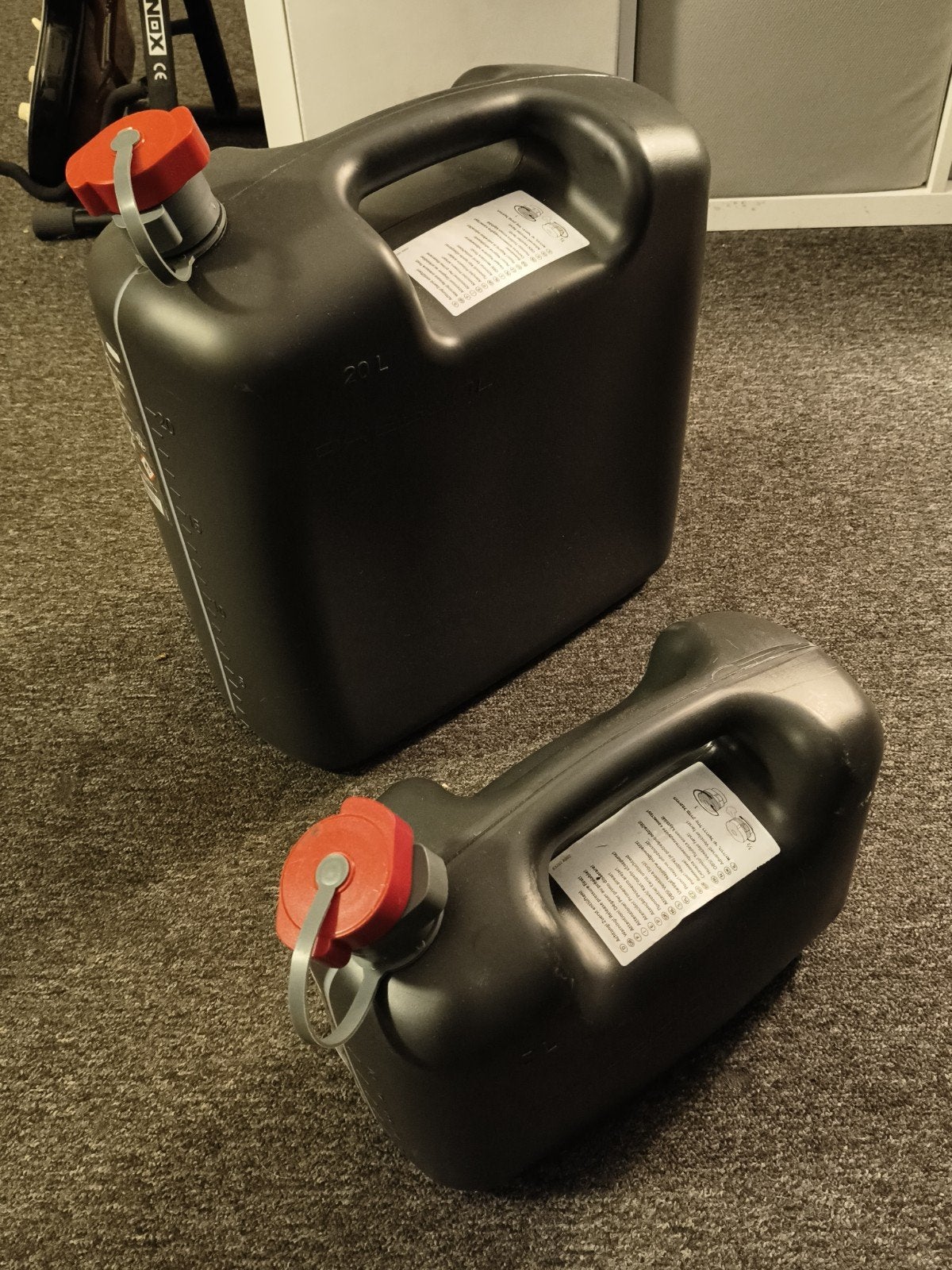 Jerrycans kunststof 20L en 5L - Set van 2 Als nieuw, Ophalen