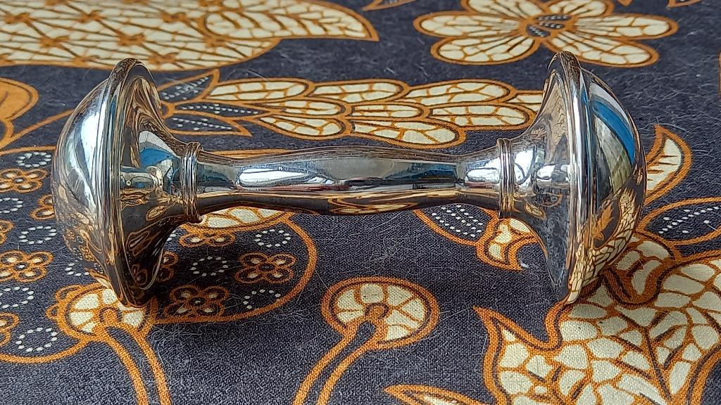 Mooie oude silverplate rammelaar uit Engeland 10,8 cm., Ophalen of Verzenden