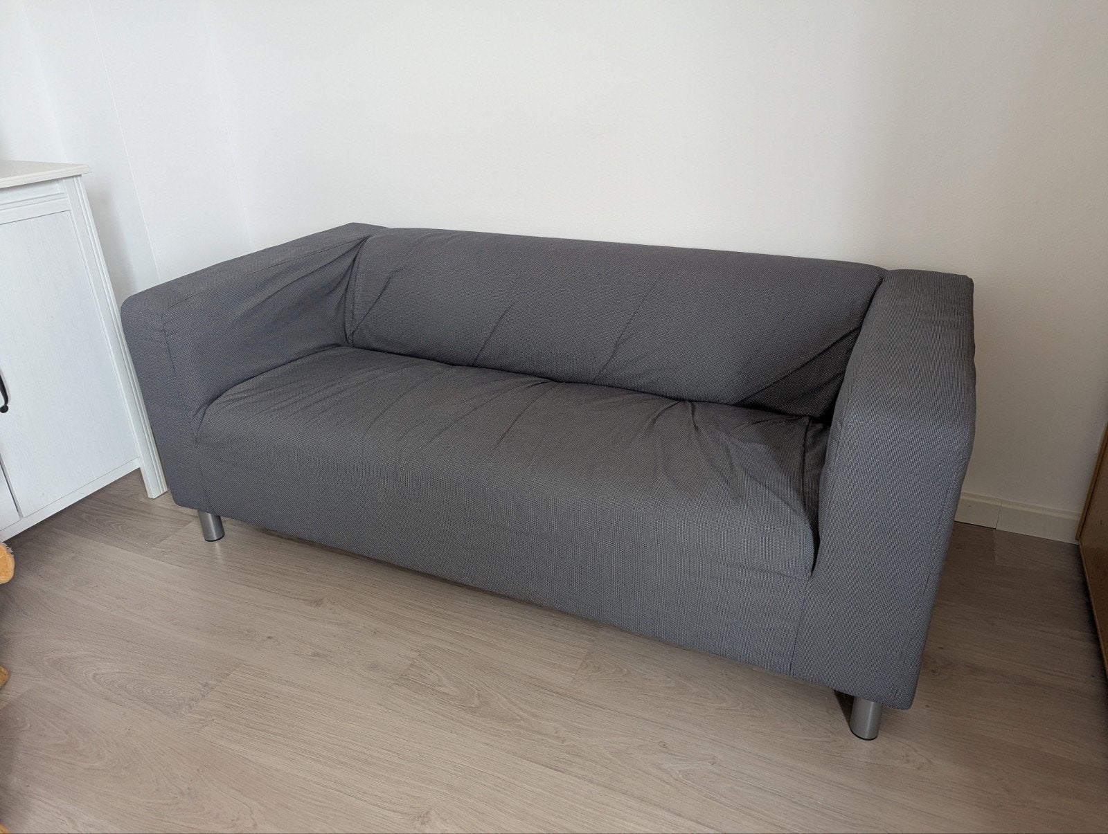 Comfortabele grijze tweezitsbank, Huis en Inrichting, Banken | Bankstellen, Ophalen, Gebruikt, 150 tot 200 cm, Tweepersoons
