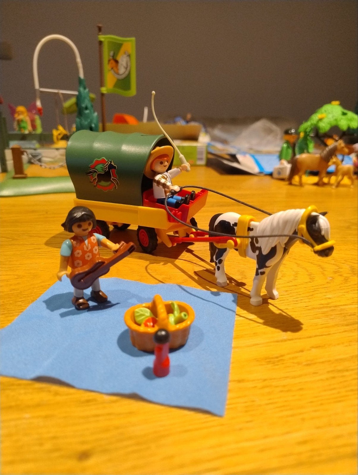 Playmobil woonwagen met paard en figuren, Ophalen of Verzenden