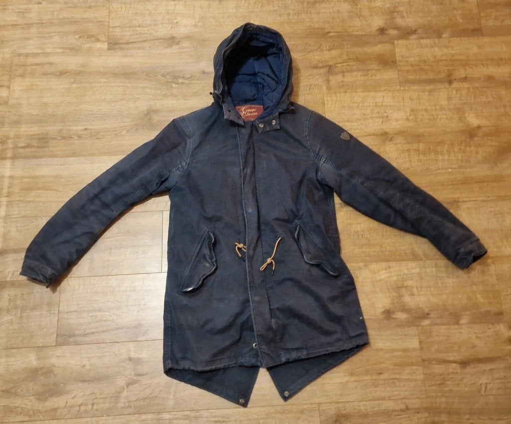 Donkerblauwe heren parka met capuchon en gewatteerd voering, Ophalen of Verzenden, Zo goed als nieuw, Blauw