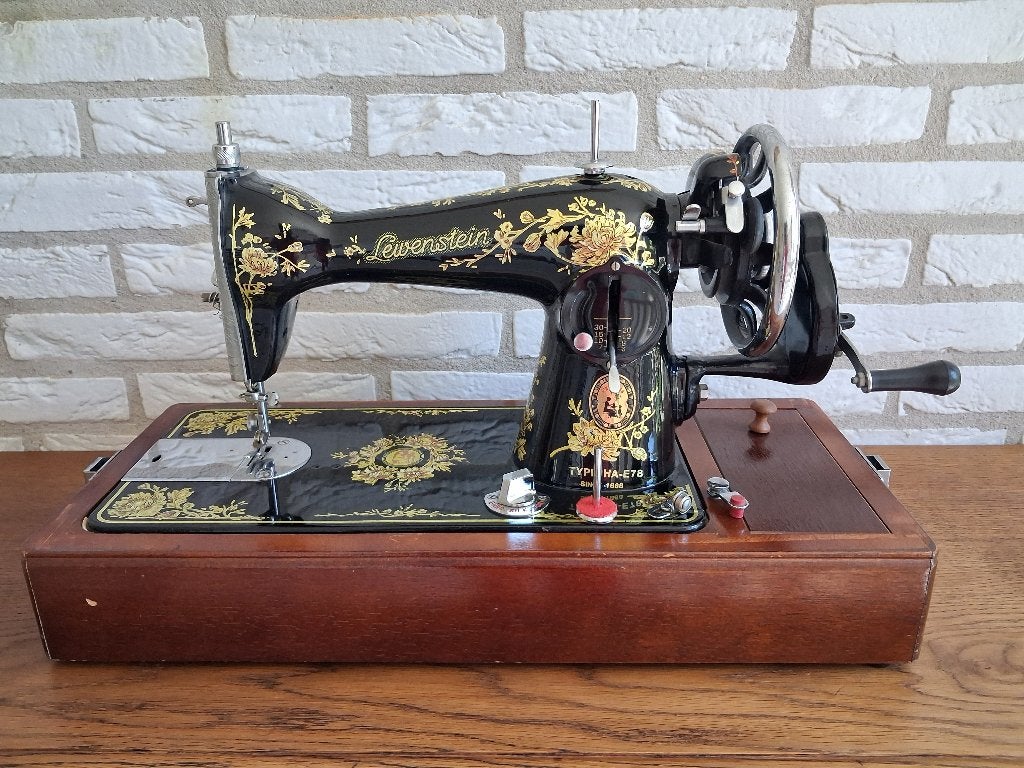 NAAIMACHINE LEWENSTEIN, Ophalen, Naaimachine, Lewenstein