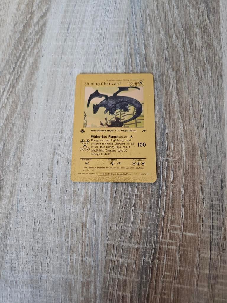 Shinning Charizard Gold metal pokemon card, Ophalen of Verzenden, Zo goed als nieuw