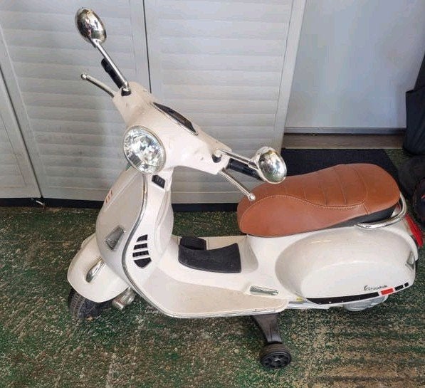 Jamara Ride-on kinder Vespa Scooter - Elektrisch, Kinderen en Baby's, Gebruikt