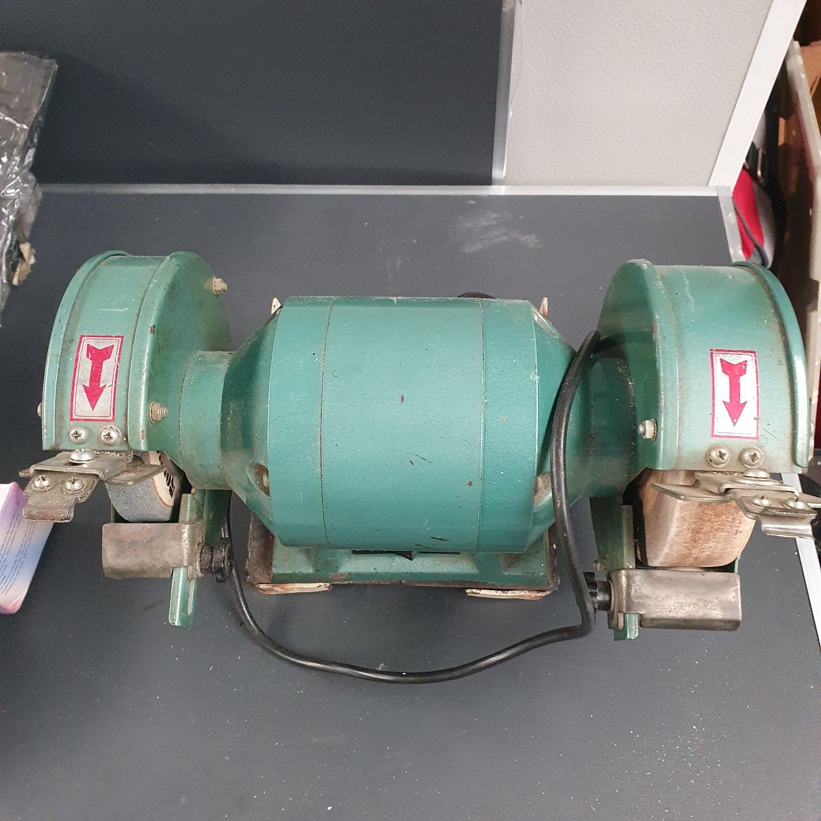 Robuuste Werkbankslijpmachine - Gebruikt, Ophalen, Gebruikt, Minder dan 700 watt, Werkbankslijpmachine