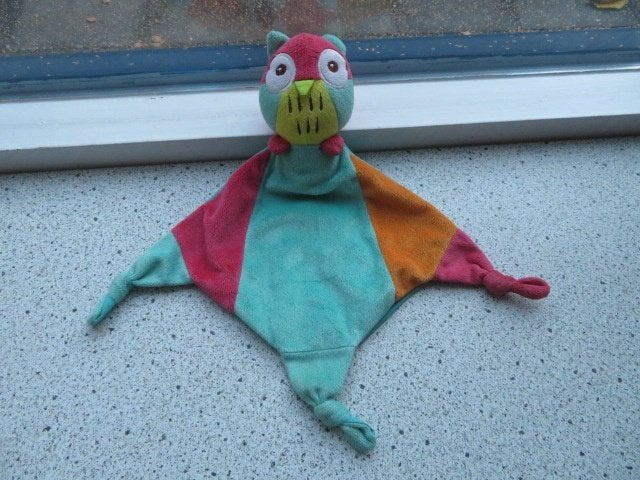 Knuffeldoek uil of uiltje van Xenos rammeltje in de uil, Ophalen of Verzenden, Zo goed als nieuw, Overige typen, Met geluid