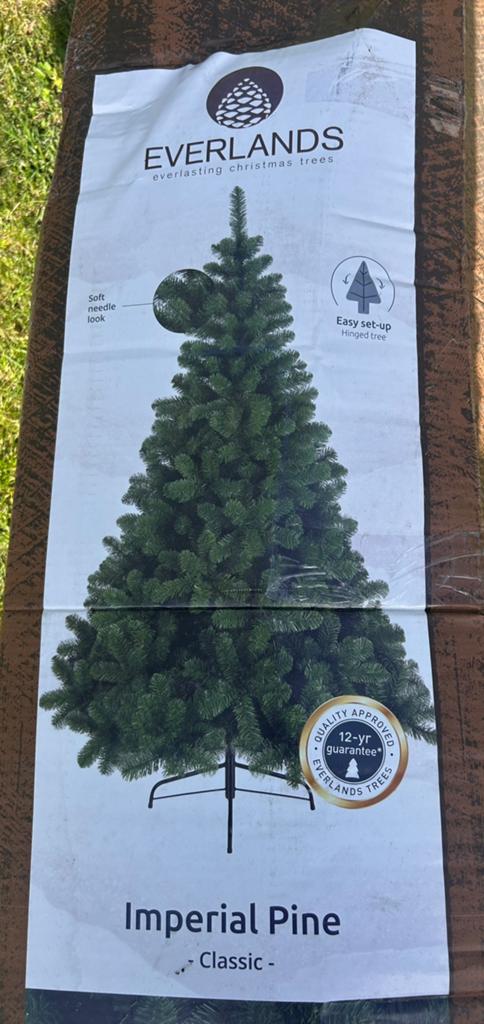 Kunstkerstboom Imperial Pine 240 cm, Diversen, Kerst, Zo goed als nieuw, Ophalen