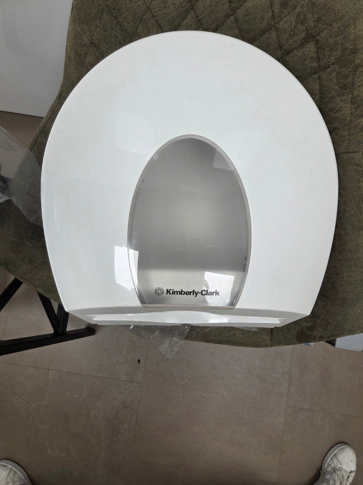 Kimberly-Clark dispensers voor papieren handdoekjes, Ophalen, Toilet