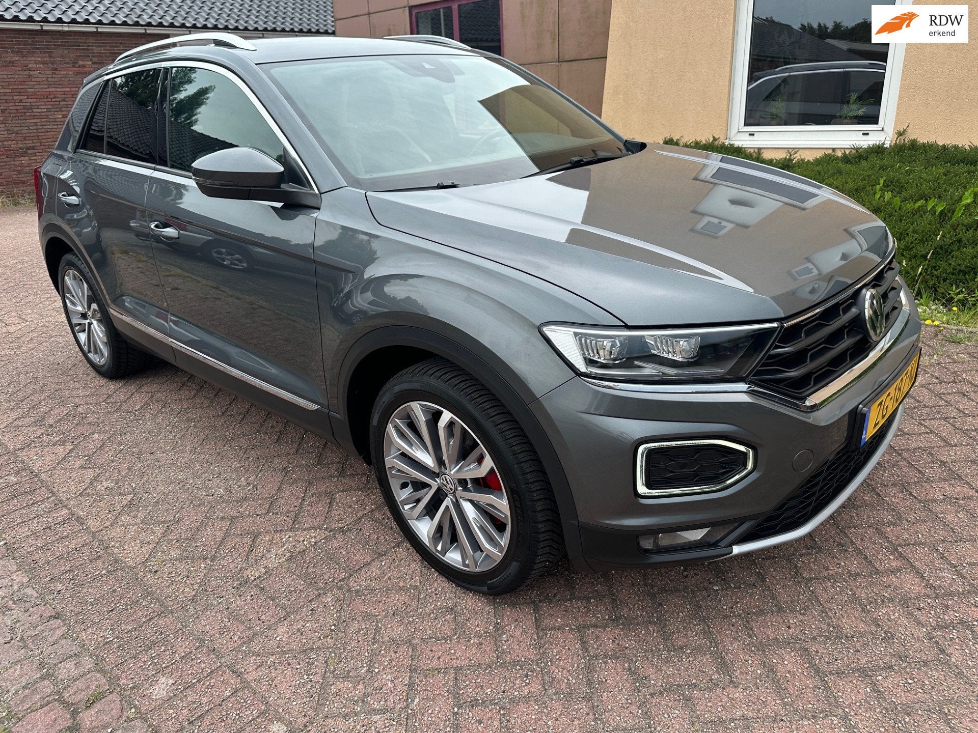 Volkswagen T-Roc 1.5 TSI Sport VAVI/PDC/LED/VOLOPTIES, Auto's, Volkswagen, Euro 6, 4 cilinders, 150 pk, Bedrijf