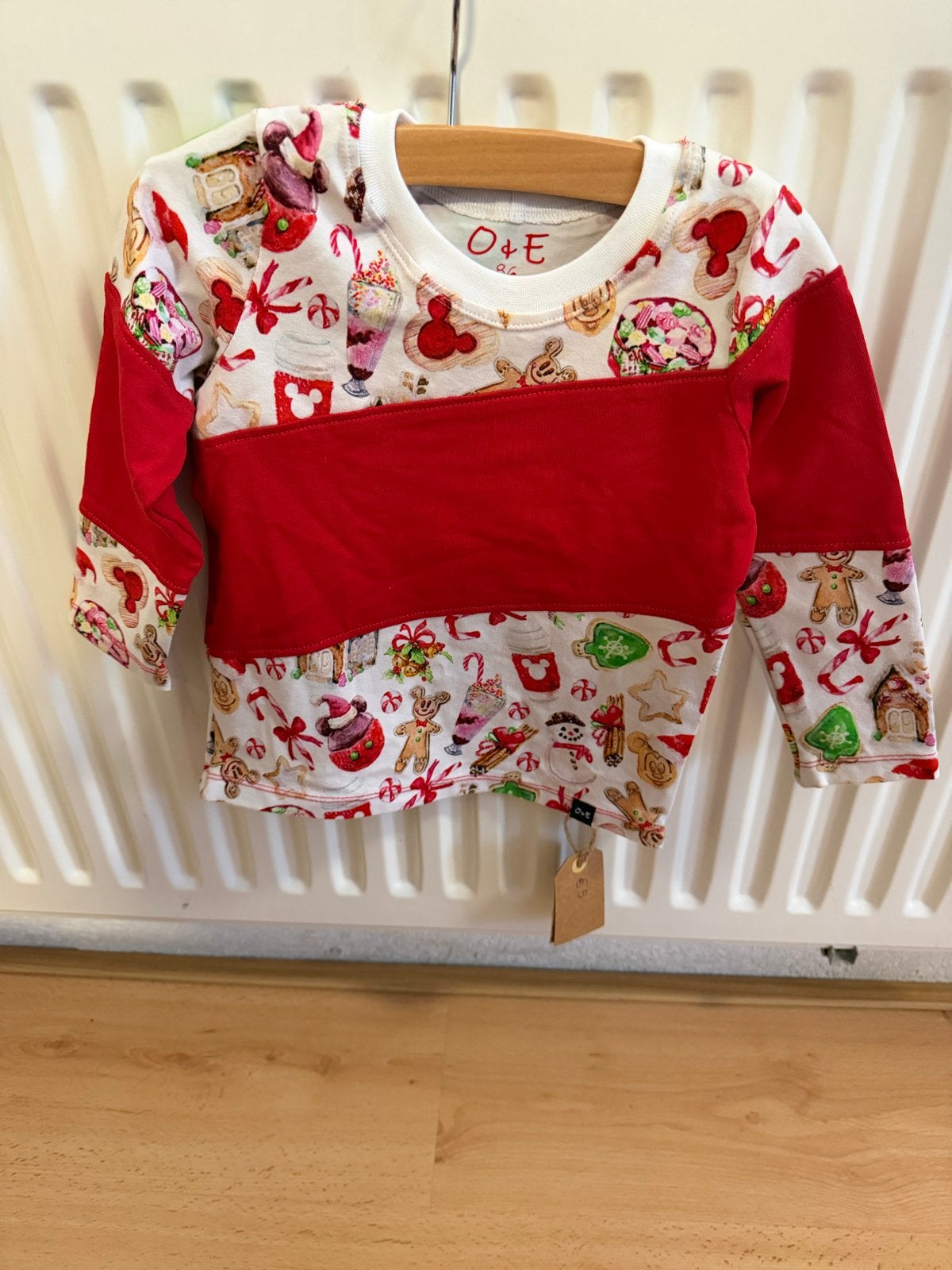 O&E Disney Kerst Sweater Mickey Mouse - Maat 86 - Nieuw, Kinderen en Baby's, Babykleding | Overige, Ophalen of Verzenden, Nieuw