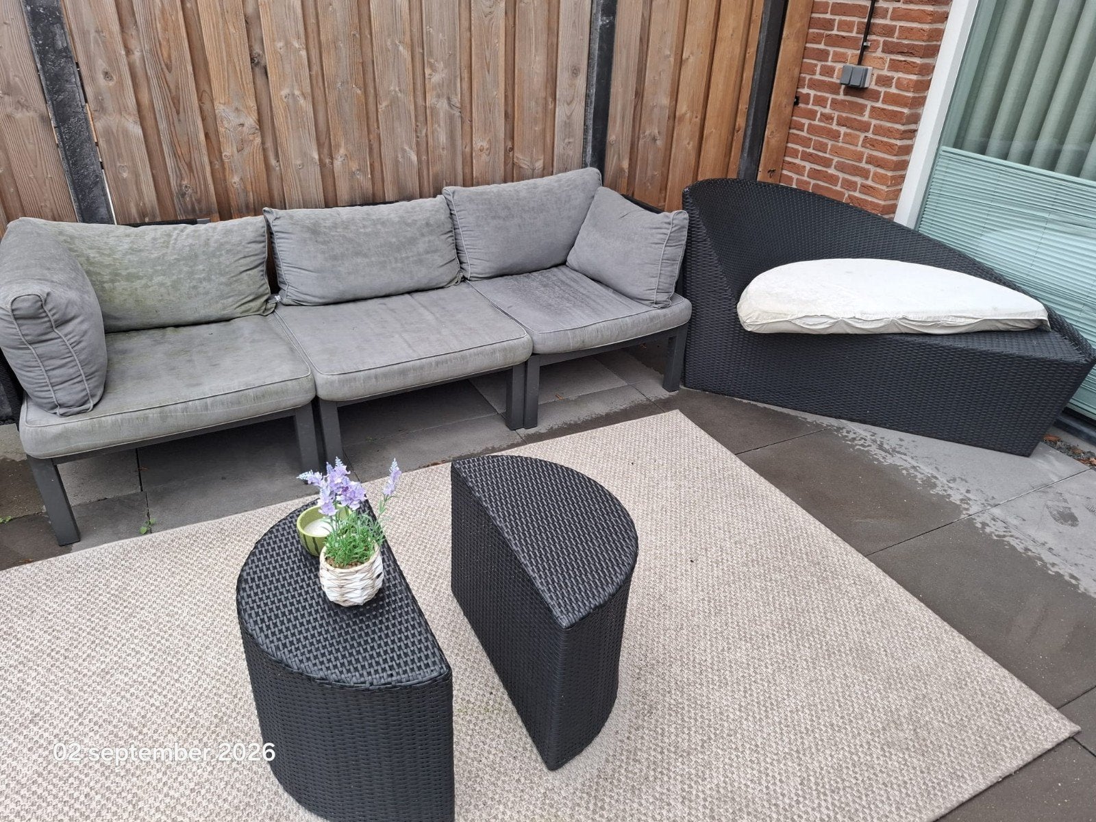Wicker loungeset met bank en halfronde stoel, Tuin en Terras, Tuinsets en Loungesets, Ophalen, 4 zitplaatsen, Gebruikt, Bank