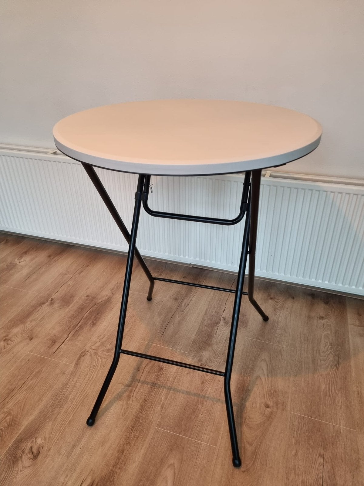 Sta tafels te huur €5,-! Ideaal voor feesten en evenementen!, Ophalen, Zo goed als nieuw