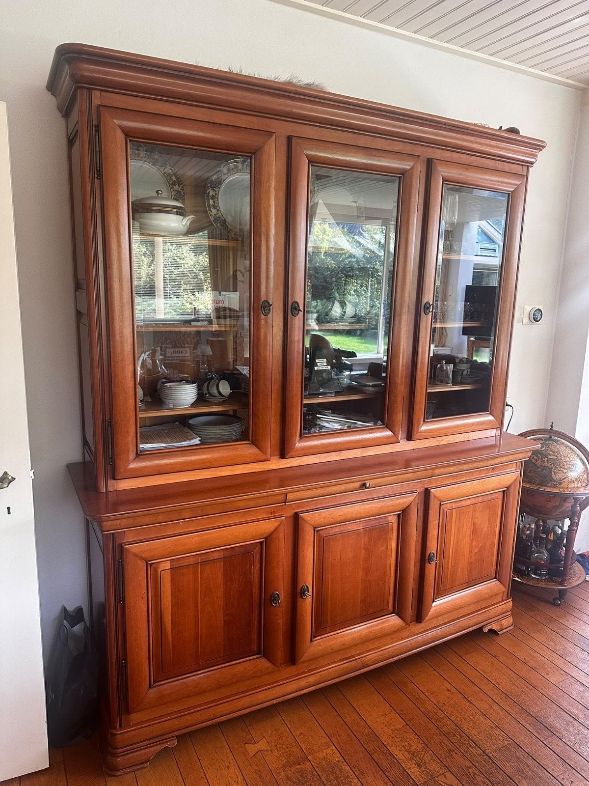 Klassieke houten dressoir en buffetkast, Ophalen