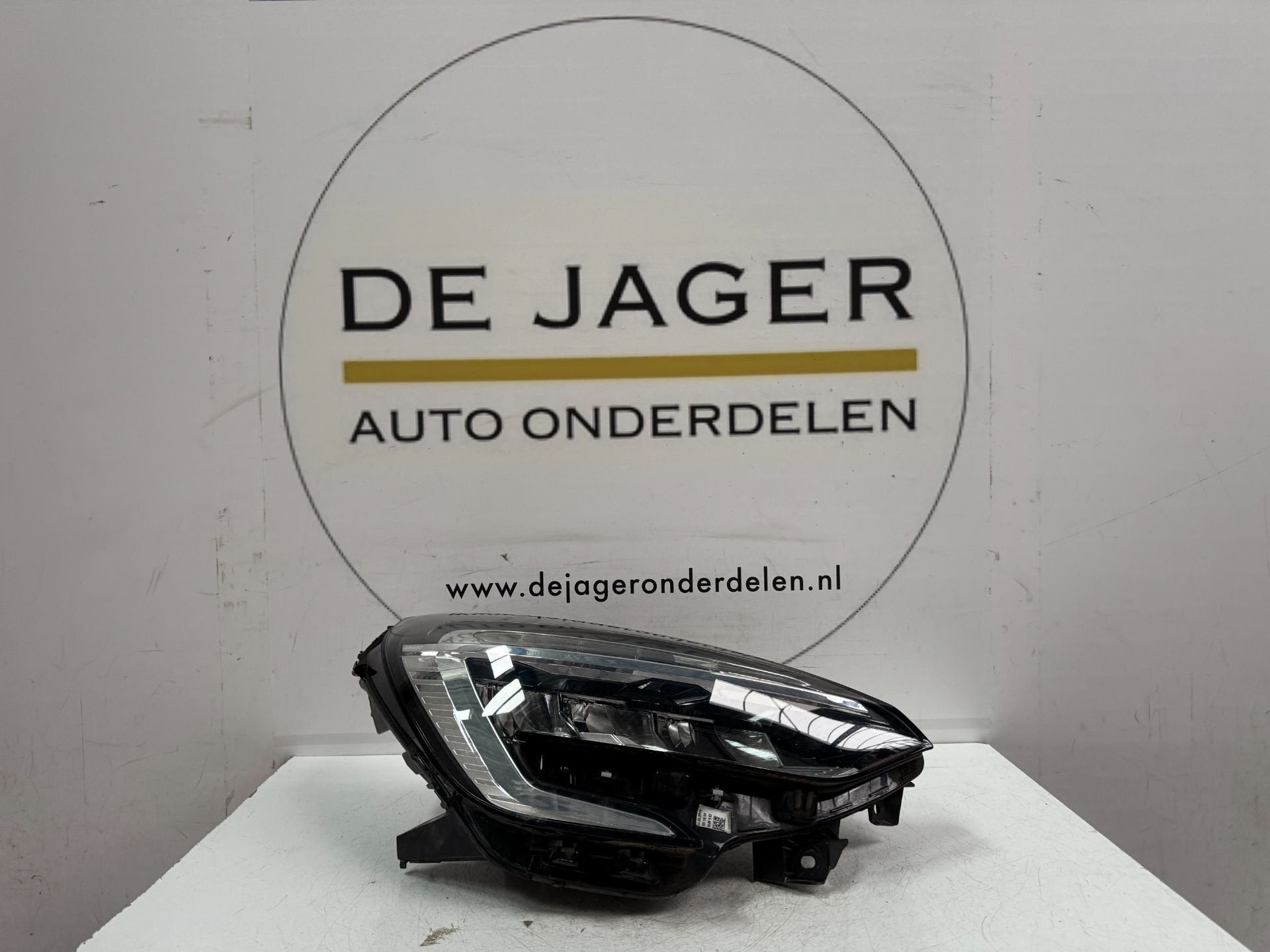 RENAULT CLIO 5 V 2020 KOPLAMP VOOR RECHTS LED 260108676R, Renault Group, Gebruikt, Contact.group@renault.com, Renault