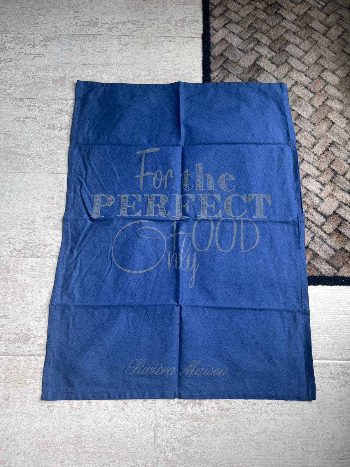 Te koop: Rivièra Maison theedoek, for the perfect food only, Huis en Inrichting, Keuken | Textiel, Ophalen of Verzenden, Nieuw