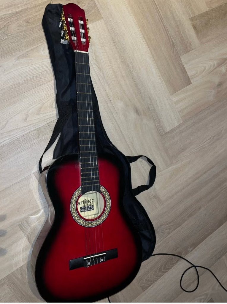 Martinez Klassieke Gitaar Rood met Hoes, Ophalen, Zo goed als nieuw, Klassieke of Spaanse gitaar