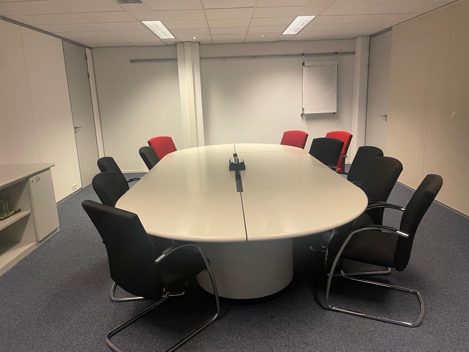Complete kantoor meubels: bureaus, stoelen, tafels, kasten, Werkplek, Ophalen, Gebruikt, Complete inventaris