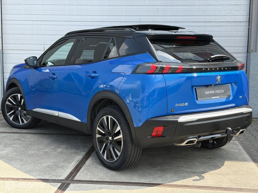 Peugeot 2008 1.2 PureTech GT Pano Trekhaak Stoelverw. ACC, Auto's, Peugeot, Gebruikt, Zwart, Overige carrosserieën, Blauw