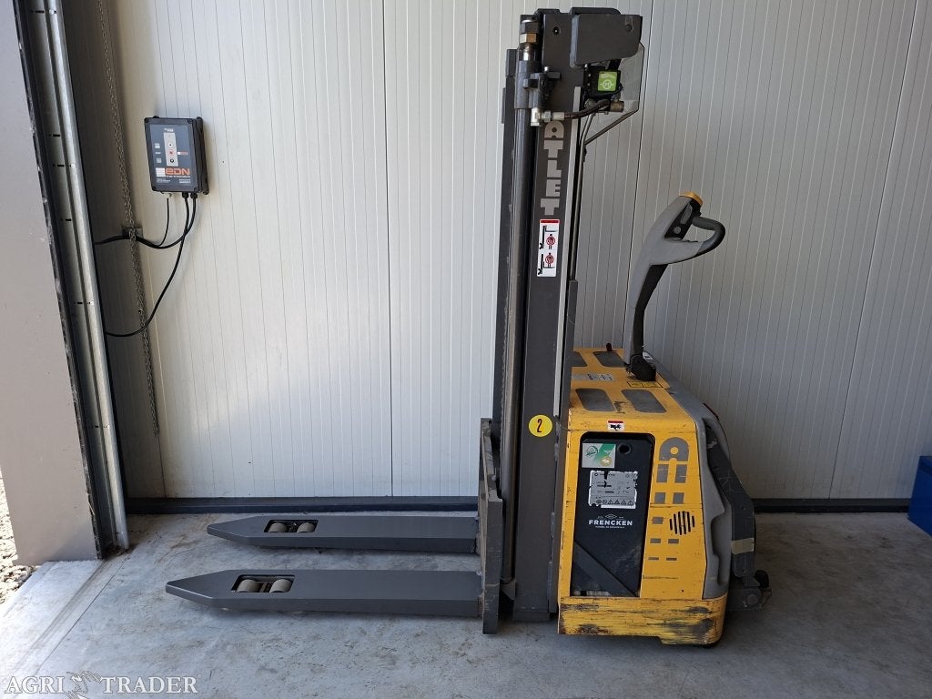 Atlet Elektrische stapelaar 1400 kg freelift, Doe-het-zelf en Verbouw, Palletwagens en Pompwagens, Gebruikt, -, Niet opgegeven