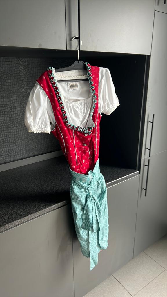 Originele DIRNDL en LEDERHOSE (dames), Ophalen of Verzenden, Zo goed als nieuw, Maat 38/40 (M), Overige thema's